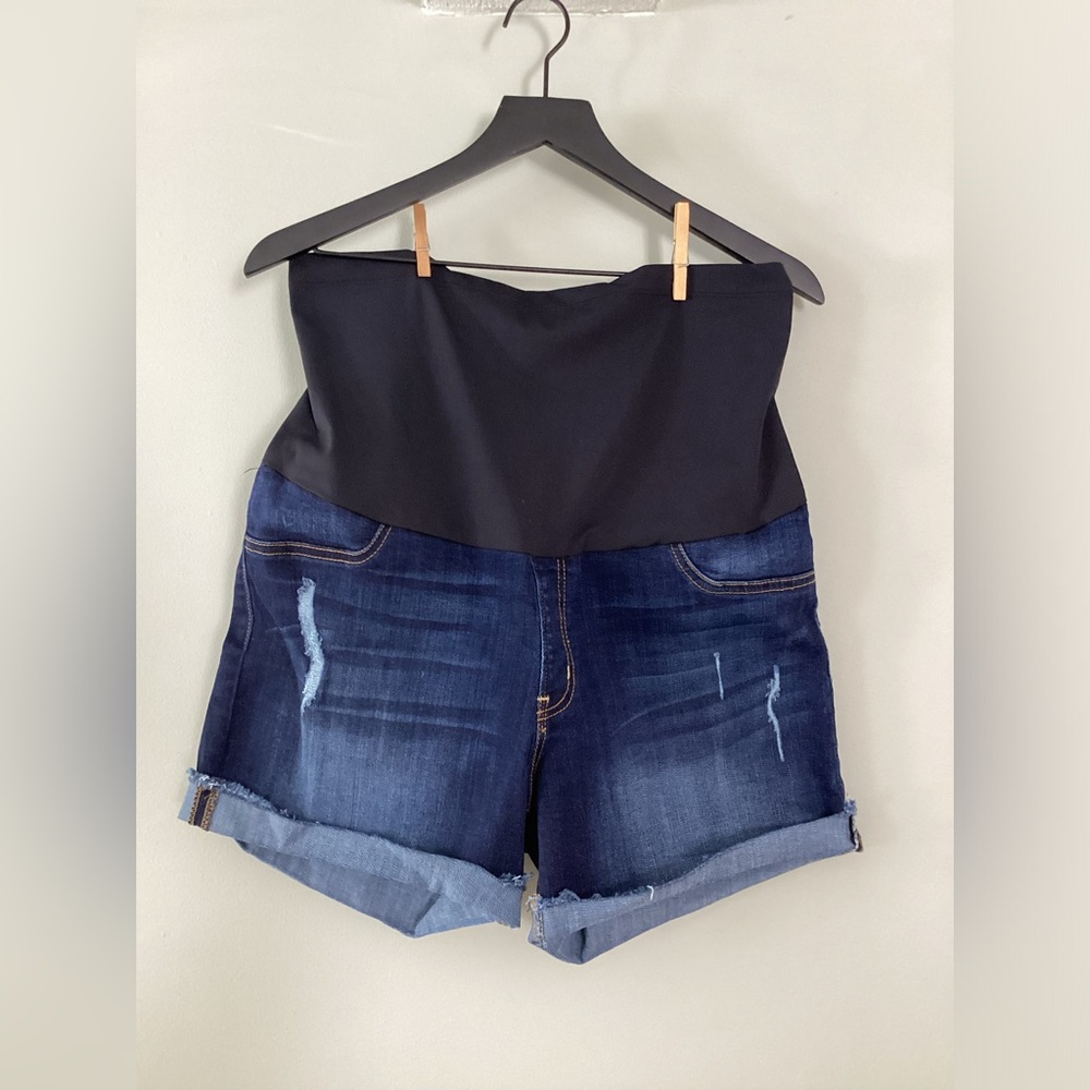 Just Black maternity jean shorts 32